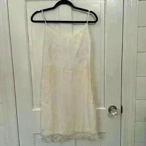 Yumi Kim White Lace Spaghetti Strap Dress NWT‎ size XS